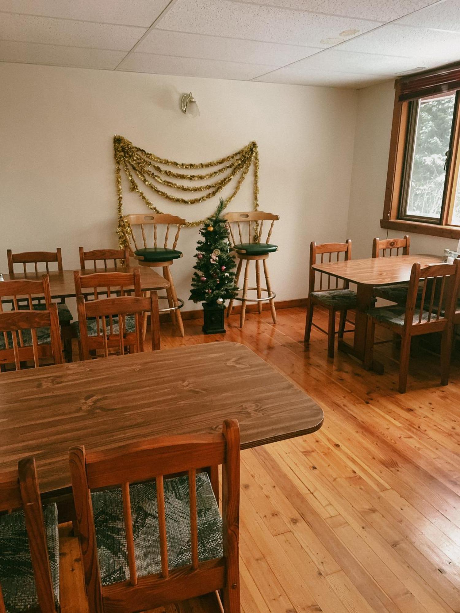 גולדן Alpine Meadows Lodge מראה חיצוני תמונה