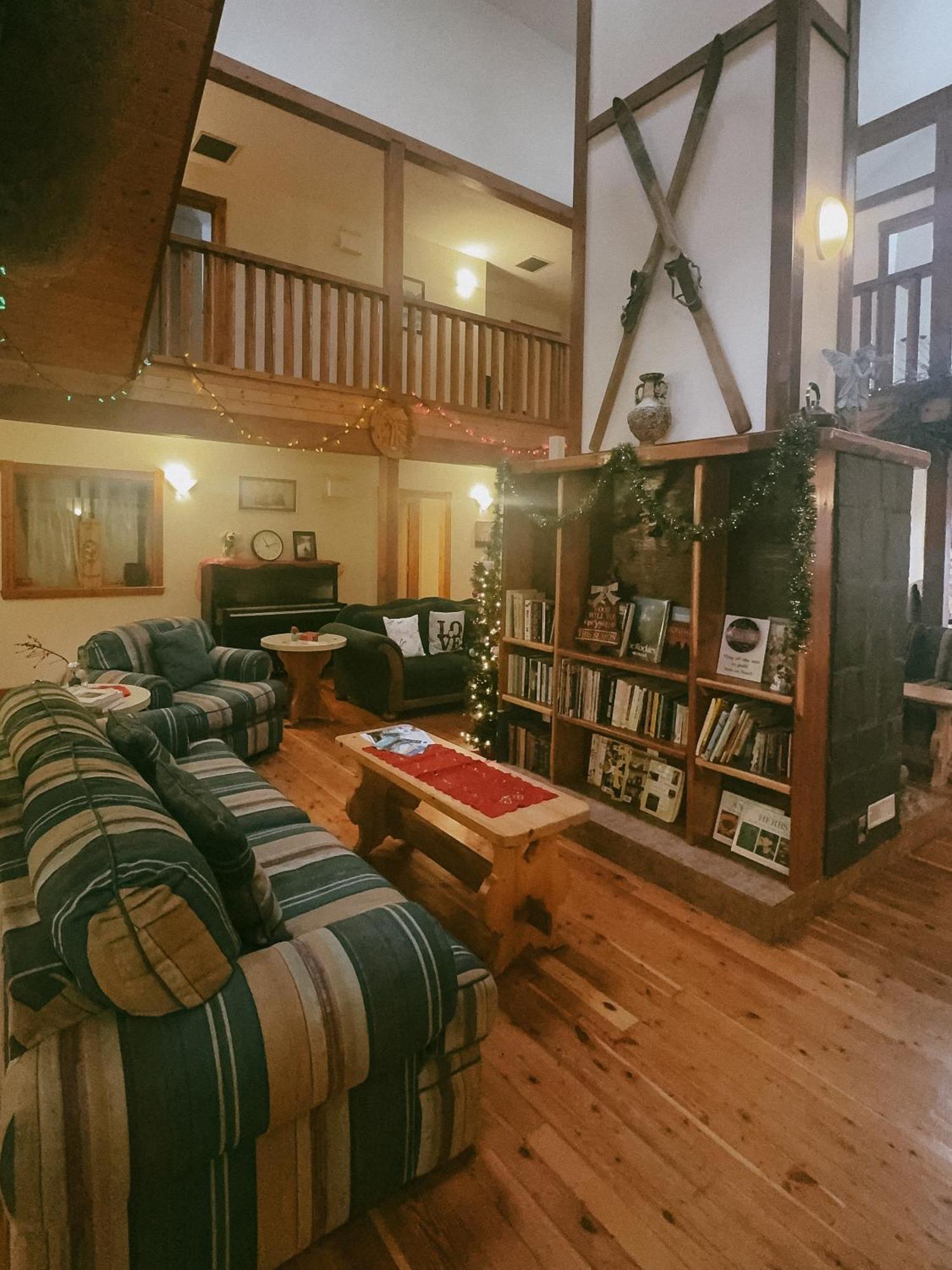 גולדן Alpine Meadows Lodge מראה חיצוני תמונה